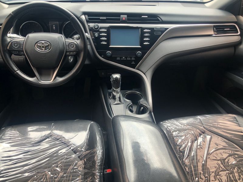 Thumbnail 4 of 2017 Toyota Camry